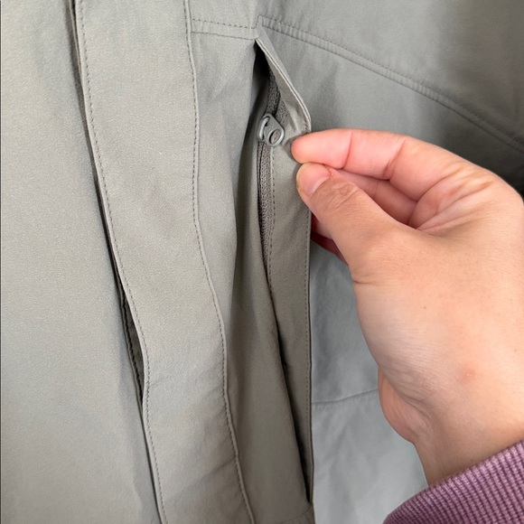 ARC`TERYX  Shirt Stretch Short Sleeve in taupe. Size XL - Picture 6 of 6